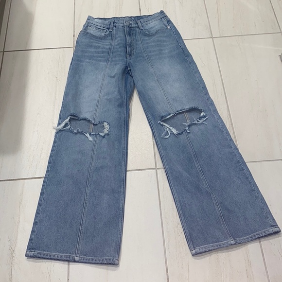 Arizona jeans, high rise, wide leg, distressed front and back seam detail size 7 - Picture 1 of 8